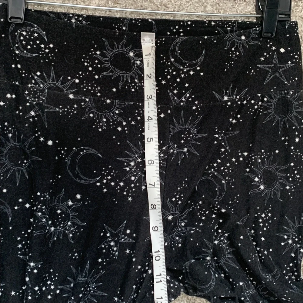 No Boundaries Boho Celestial Moon Star Print Flare Leggings Size Large